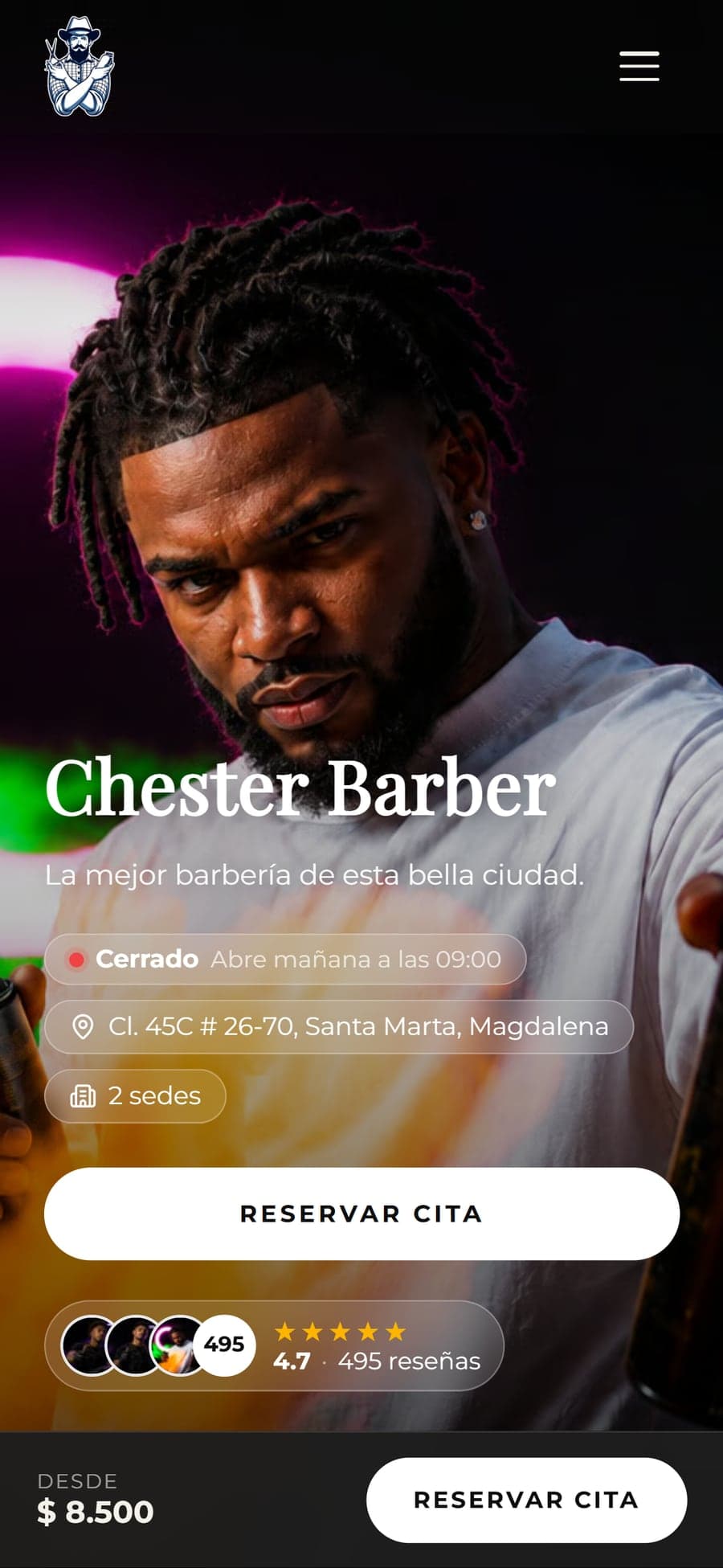 La página de reservas de Chester Barber en el celular: foto de la marca, horario, dirección, dos sedes, el botón de reservar cita y 495 reseñas con 4,7 estrellas.